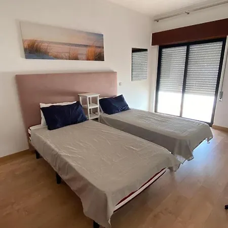 Cozy Near Oura شقة البوفيرا